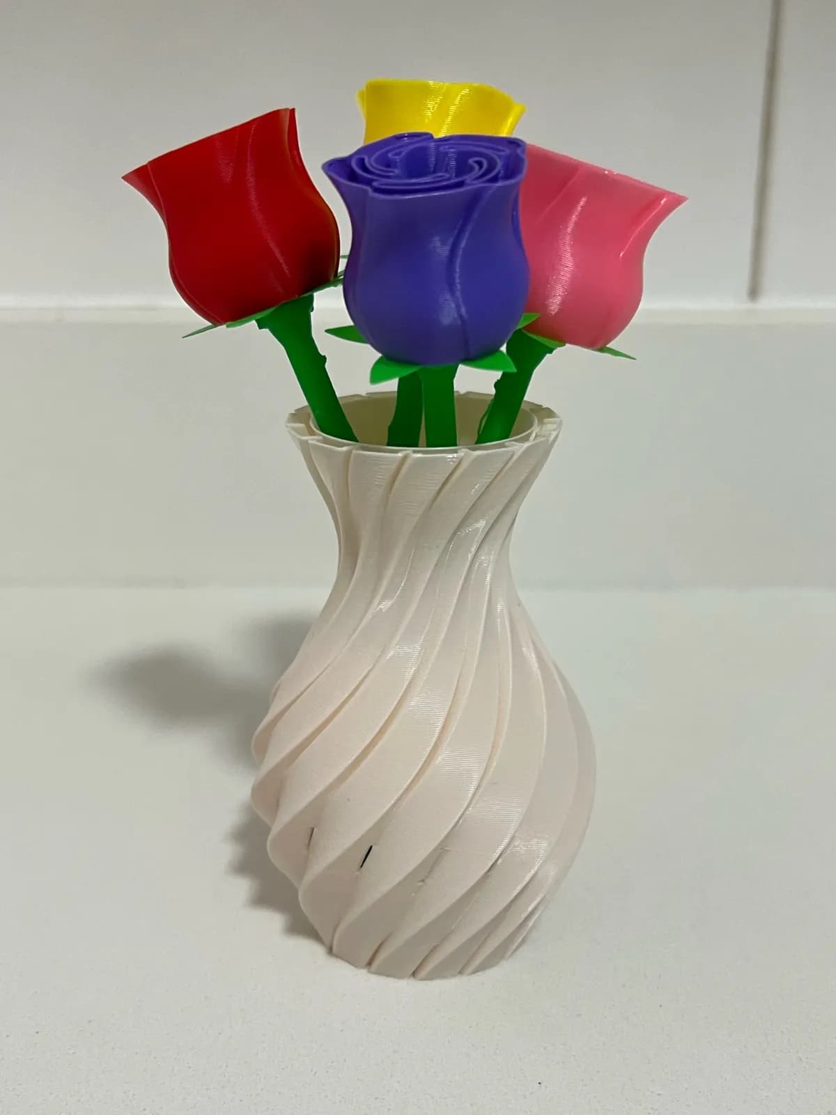 Vaso com Buquê de Rosas